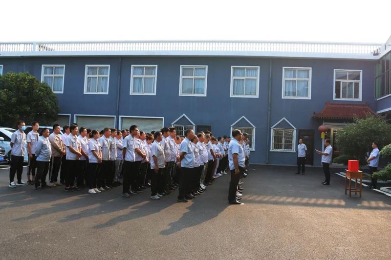 花溪科技舉行“送溫暖、獻(xiàn)愛心”捐助活動(dòng)